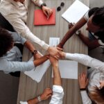Een team dat samenwerkt aan talentontwikkeling binnen een organisatie, met focus op groei en innovatie.